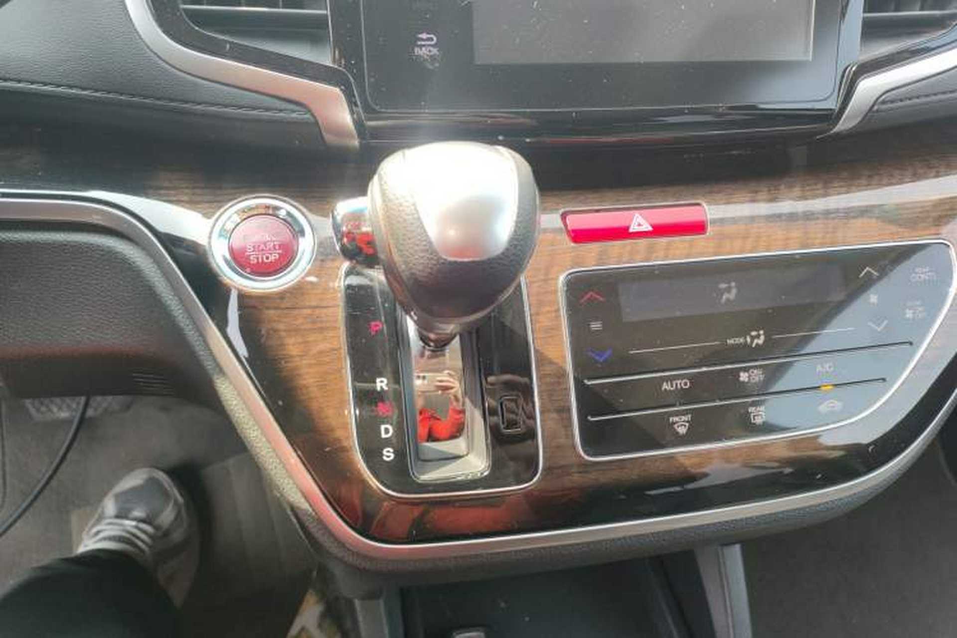 Used Honda Odyssey 2015 Updated Version 2.4L Smart Edition Gear Lever