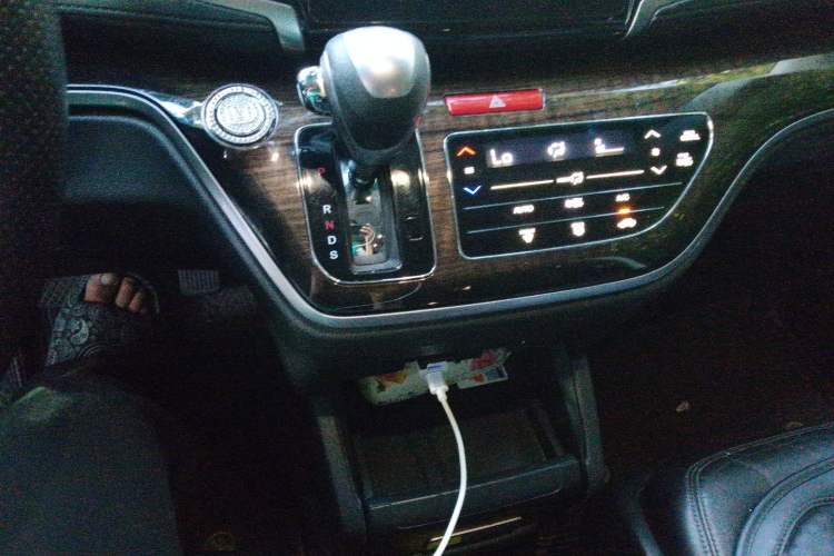 Used Honda Odyssey 2015 2.4L Smart Edition Gear Lever