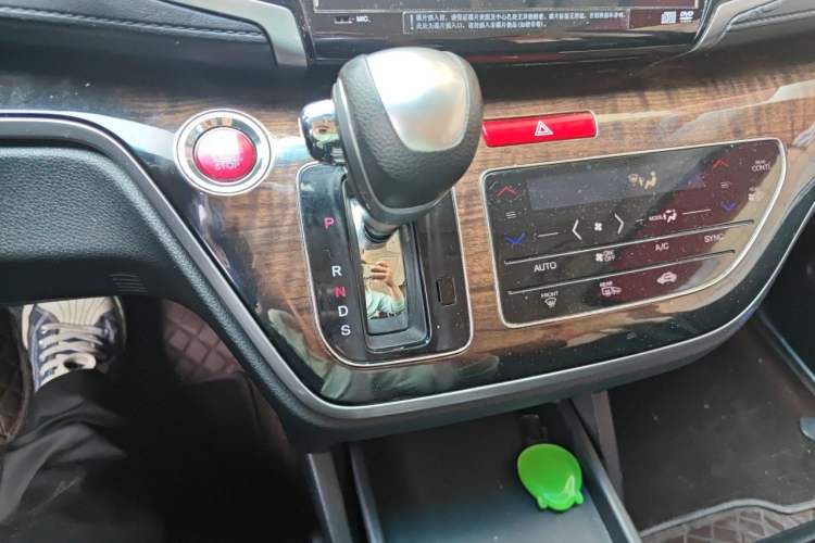 Used Honda Odyssey 2015 2.4L Supreme Edition Gear Lever
