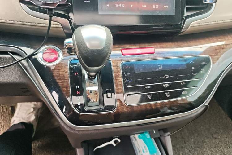 Used Honda Odyssey 2015 Revised 2.4L Luxury Edition Gear Lever
