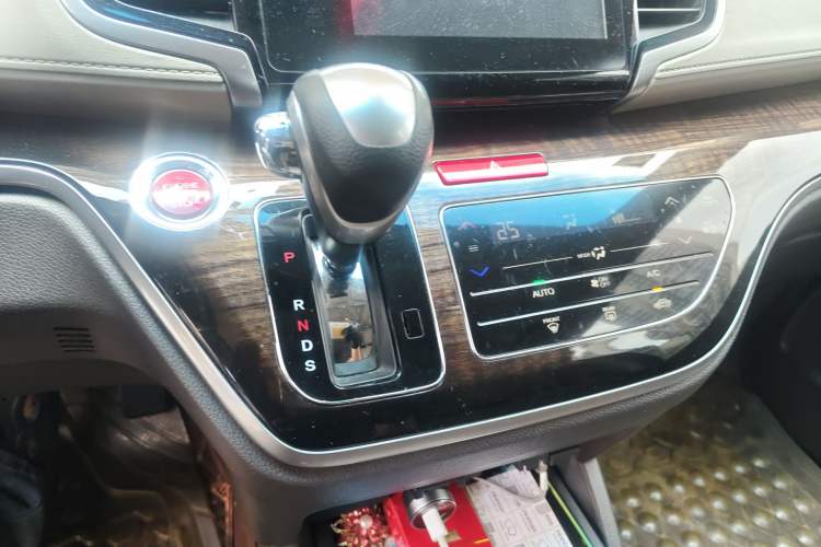 Used Honda Odyssey 2015 Updated Version 2.4L Smart Edition Gear Lever