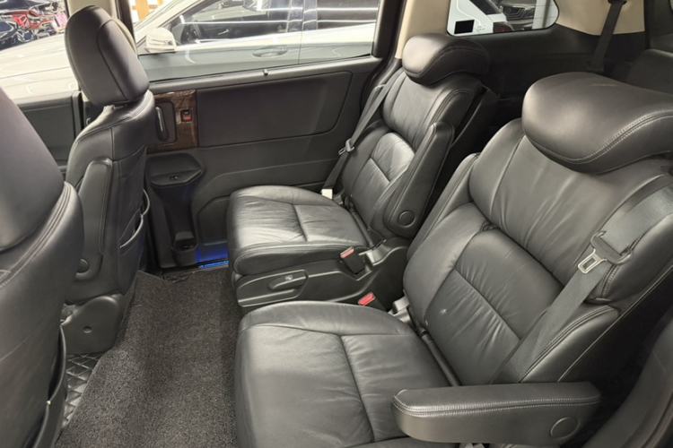 Used Honda Odyssey 2015 2.4L Supreme Edition Interior 1