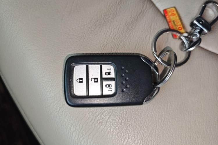 Used Honda Odyssey 2015 Revised 2.4L Luxury Edition Interior 1