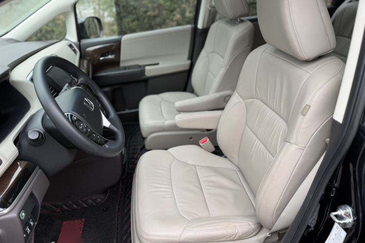 Used Honda Odyssey 2015 Revised 2.4L Luxury Edition Interior 11