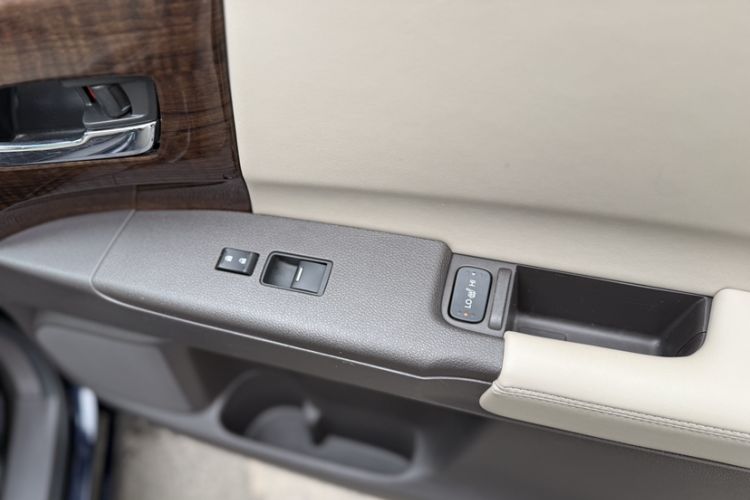 Used Honda Odyssey 2015 Revised 2.4L Luxury Edition Interior 13