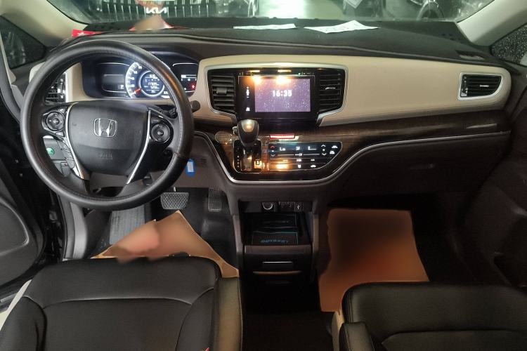 Used Honda Odyssey 2015 2.4L Comfort Edition Interior 2