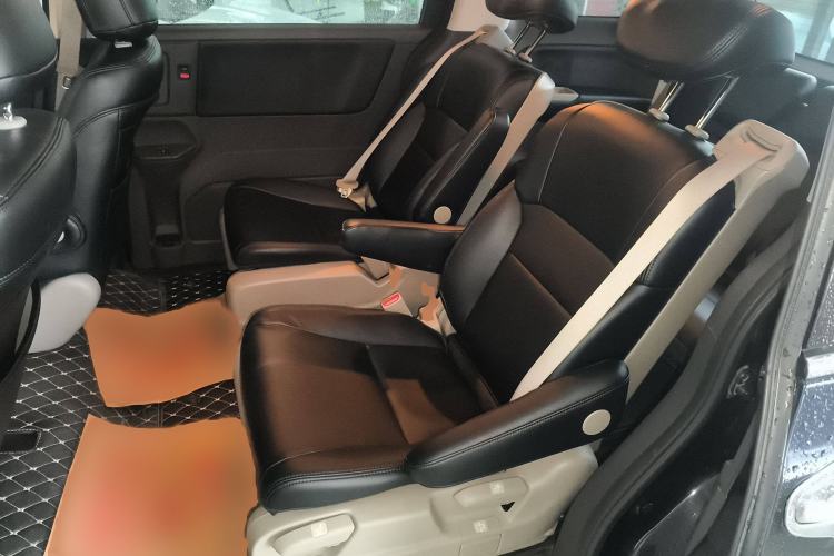 Used Honda Odyssey 2015 2.4L Comfort Edition Interior 4