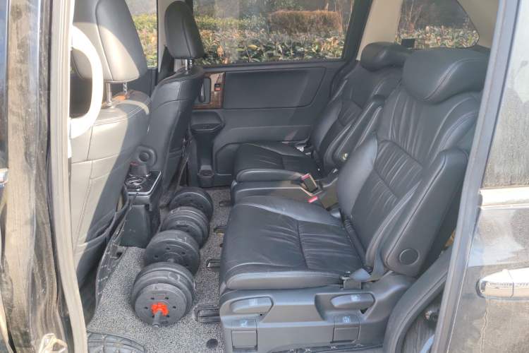 Used Honda Odyssey 2015 Updated Version 2.4L Smart Edition Interior 4
