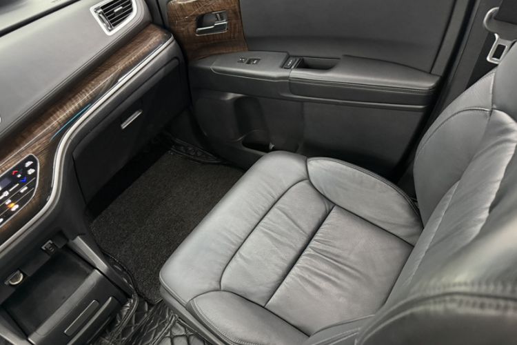 Used Honda Odyssey 2015 2.4L Supreme Edition Interior 6