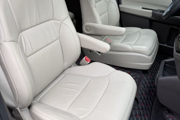 Used Honda Odyssey 2015 Revised 2.4L Luxury Edition Interior 6