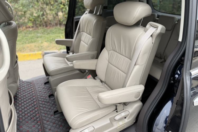 Used Honda Odyssey 2015 Revised 2.4L Luxury Edition Interior 8