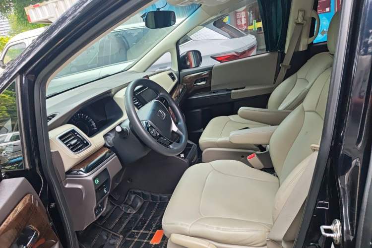 Used Honda Odyssey 2015 Revised Version 2.4L Comfort Edition Left Front Seat