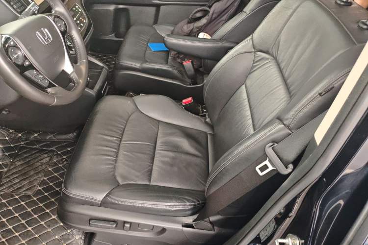 Used Honda Odyssey 2015 Updated Version 2.4L Smart Edition Left Front Seat