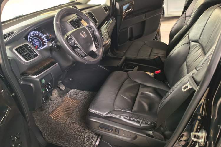 Used Honda Odyssey 2015 Updated Version 2.4L Smart Edition Left Front Seat