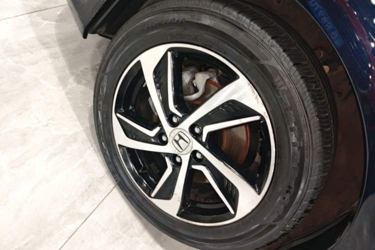 Used Honda Odyssey 2015 Updated Version 2.4L Smart Edition Left Front Wheel Hub