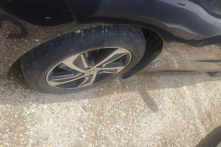 Used Honda Odyssey 2015 Updated Version 2.4L Smart Edition Left Front Wheel Hub