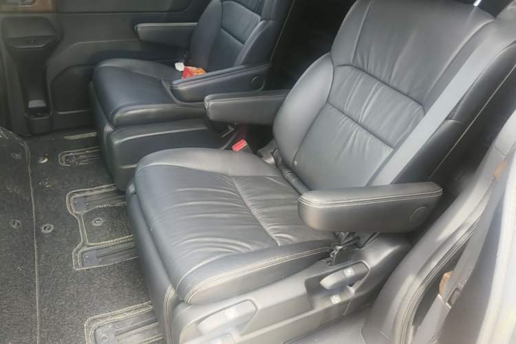 Used Honda Odyssey 2015 Updated Version 2.4L Smart Edition Left Rear Seat