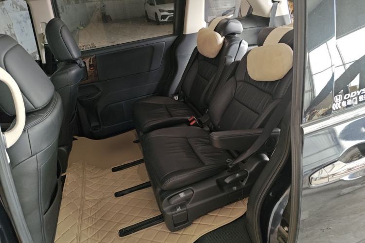 Used Honda Odyssey 2015 Updated Version 2.4L Smart Edition Left Rear Seat