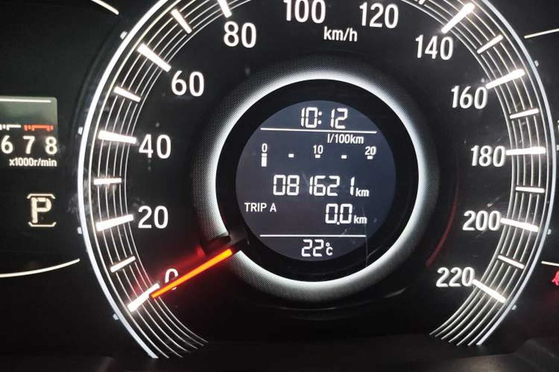 Used Honda Odyssey 2015 Updated Version 2.4L Smart Edition Odometer Close Up