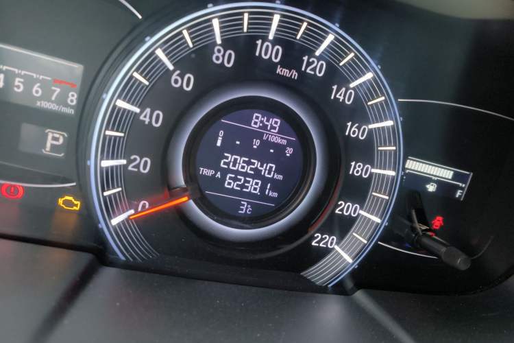 Used Honda Odyssey 2015 Revised 2.4L Luxury Edition Odometer Close Up