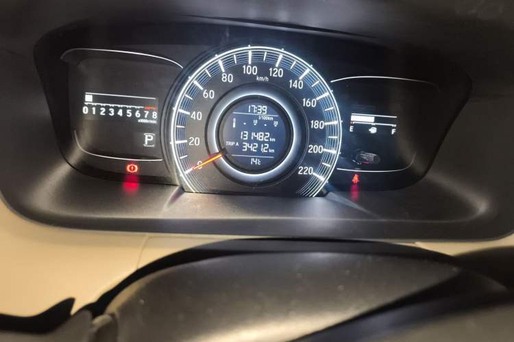 Used Honda Odyssey 2015 Revised 2.4L Luxury Edition Odometer Close Up
