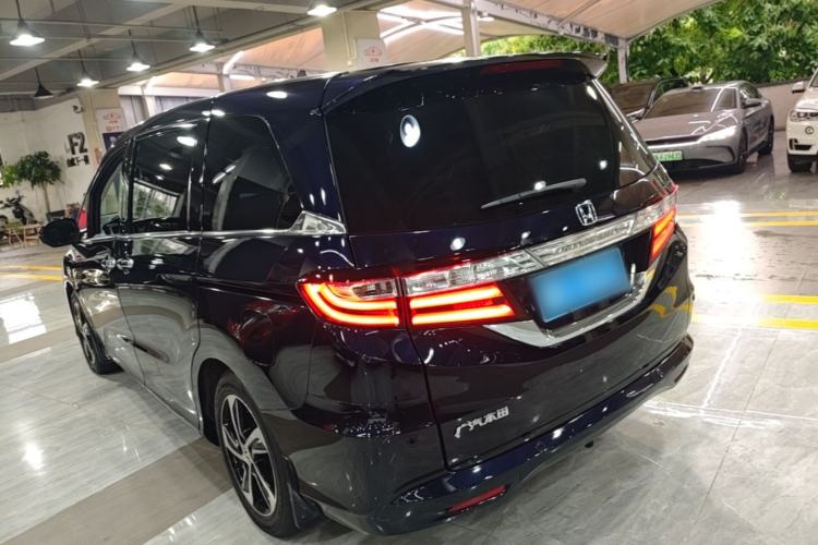 Used Honda Odyssey 2015 Updated Version 2.4L Smart Edition Rear Left 45 Deg