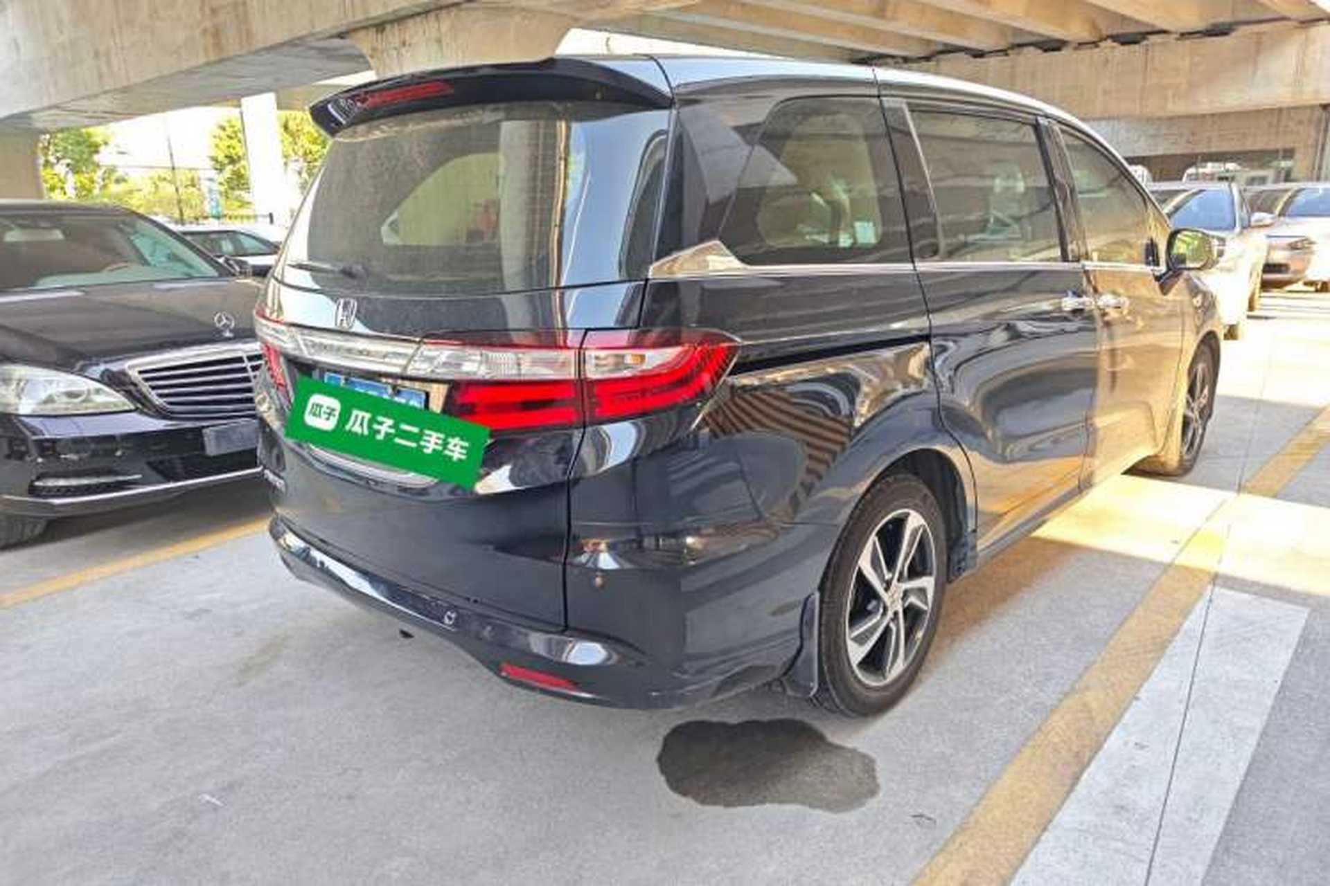 Used Honda Odyssey 2015 Revised 2.4L Luxury Edition Rear Right 45 Deg
