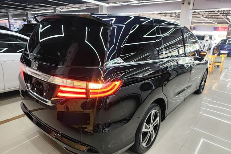 Used Honda Odyssey 2015 2.4L Supreme Edition Rear Right 45 Deg