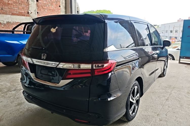 Used Honda Odyssey 2015 Revised 2.4L Luxury Edition Rear Right 45 Deg