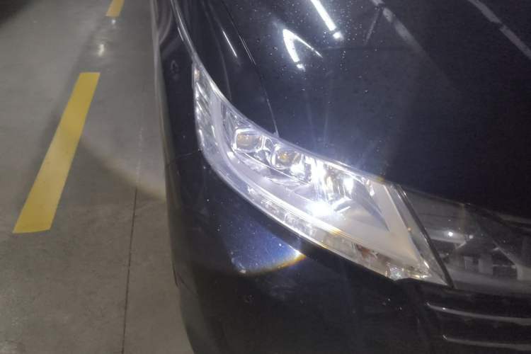 Used Honda Odyssey 2015 2.4L Smart Edition Right Front Headlight