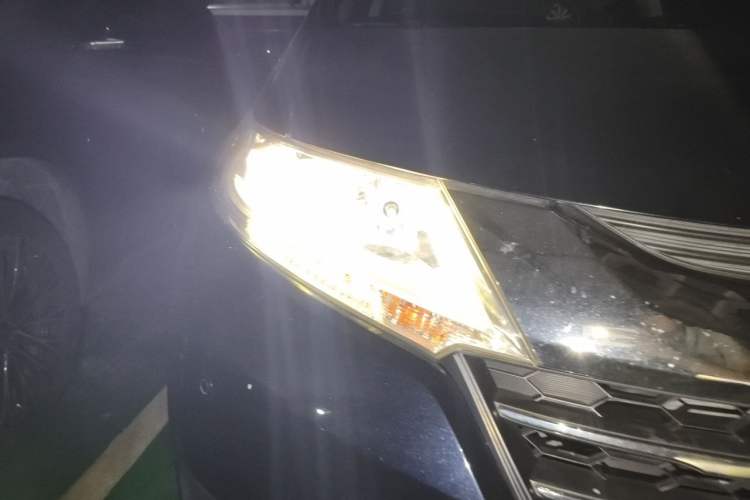 Used Honda Odyssey 2015 Updated Version 2.4L Smart Edition Right Front Headlight