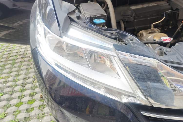 Used Honda Odyssey 2015 Updated Version 2.4L Smart Edition Right Front Headlight
