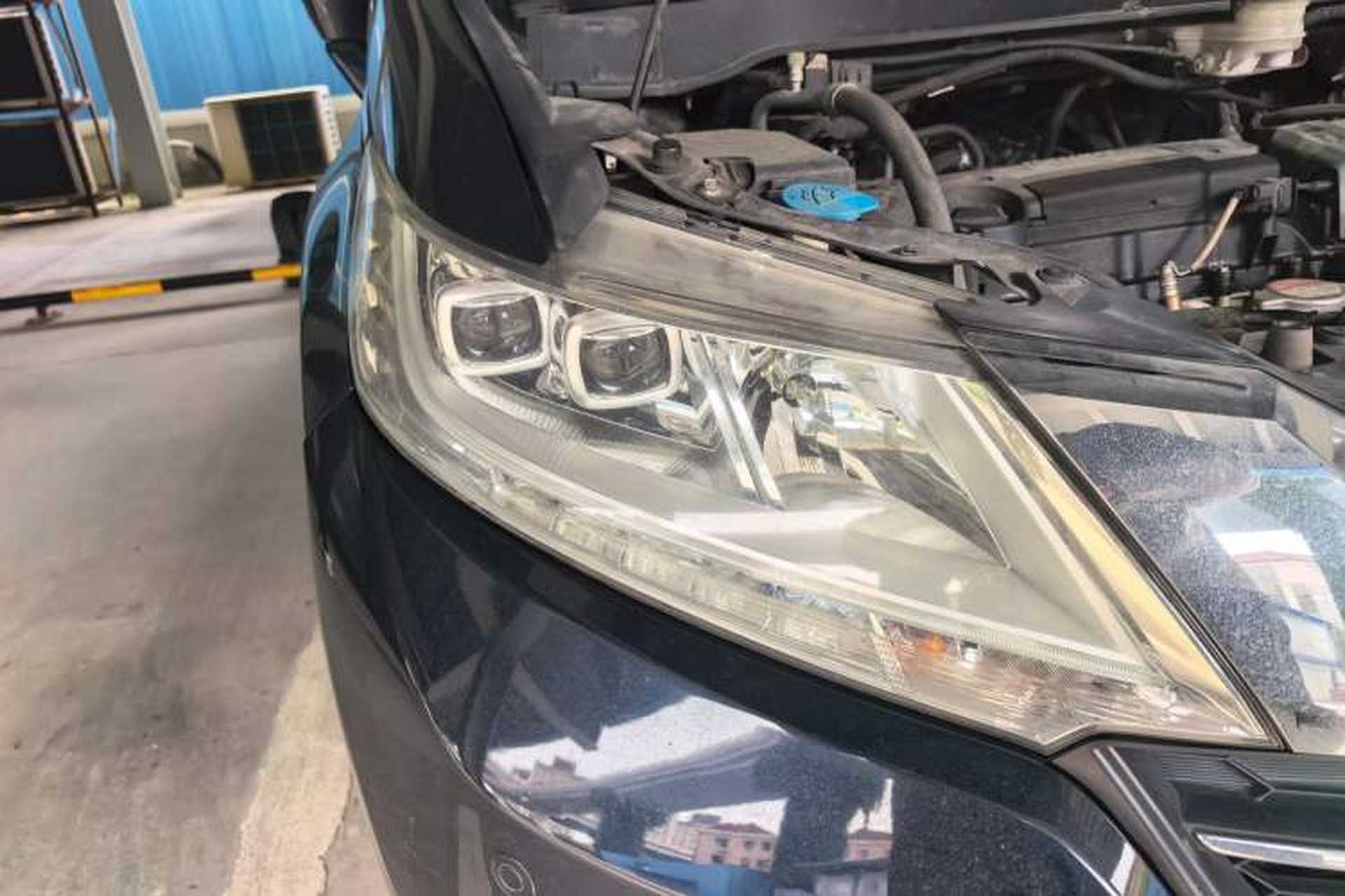 Used Honda Odyssey 2015 Updated Version 2.4L Smart Edition Right Front Headlight