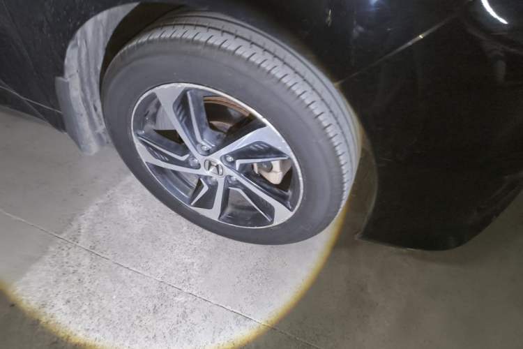 Used Honda Odyssey 2015 2.4L Smart Edition Right Front Wheel Hub