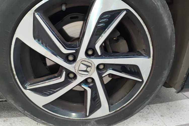 Used Honda Odyssey 2015 Revised Version 2.4L Supreme Edition Right Front Wheel Hub