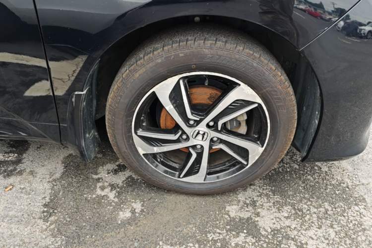 Used Honda Odyssey 2015 Revised Version 2.4L Supreme Edition Right Front Wheel Hub