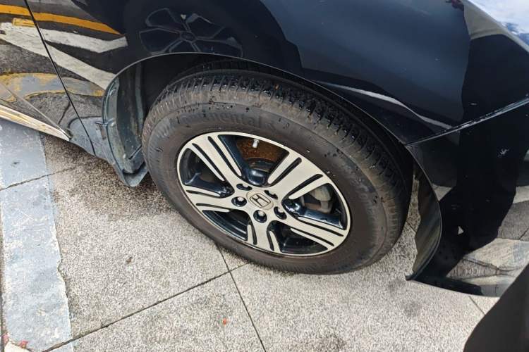 Used Honda Odyssey 2015 Revised Version 2.4L Comfort Edition Right Front Wheel Hub