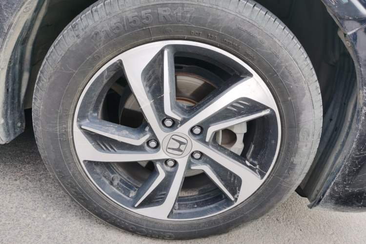 Used Honda Odyssey 2015 Updated Version 2.4L Smart Edition Right Front Wheel Hub