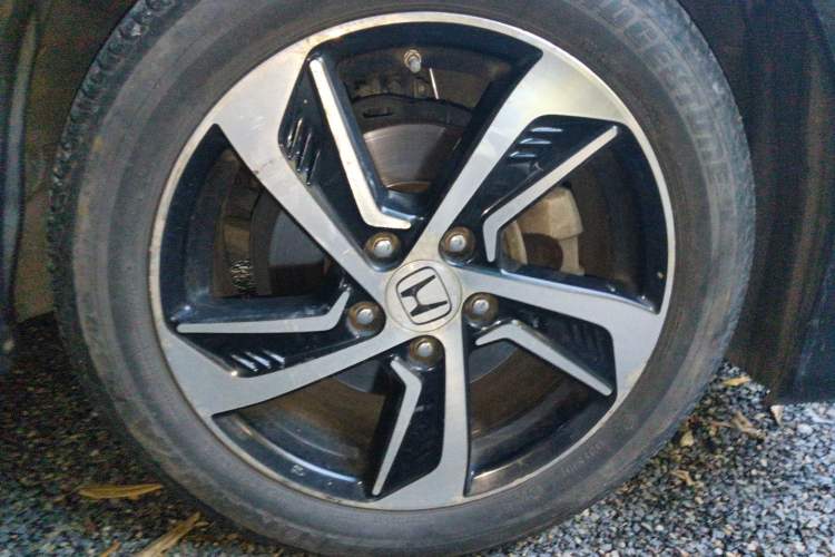 Used Honda Odyssey 2015 2.4L Smart Edition Right Front Wheel Hub