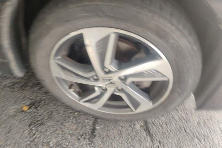 Used Honda Odyssey 2015 Updated Version 2.4L Smart Edition Right Front Wheel Hub