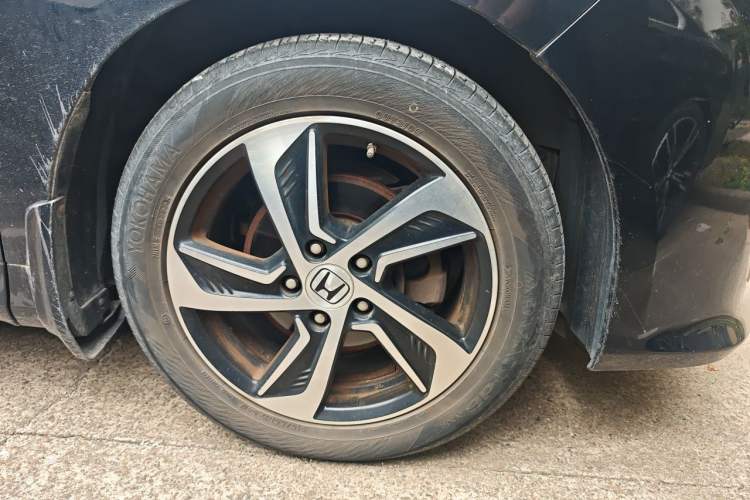 Used Honda Odyssey 2015 Revised 2.4L Luxury Edition Right Front Wheel Hub
