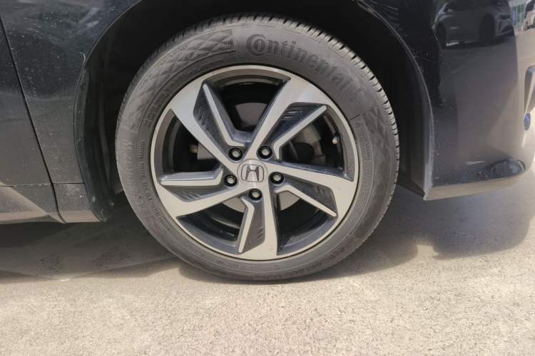 Used Honda Odyssey 2015 2.4L Smart Edition Right Front Wheel Hub