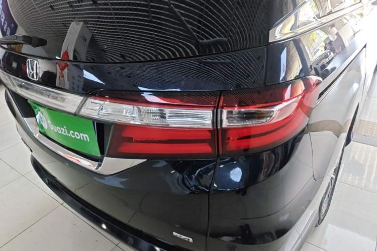 Used Honda Odyssey 2015 Revised 2.4L Luxury Edition Right Rear Taillight