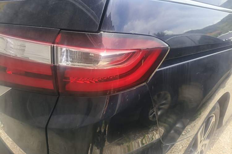 Used Honda Odyssey 2015 Updated Version 2.4L Smart Edition Right Rear Taillight