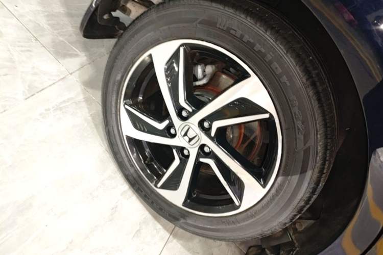 Used Honda Odyssey 2015 Updated Version 2.4L Smart Edition Right Rear Wheel Hub