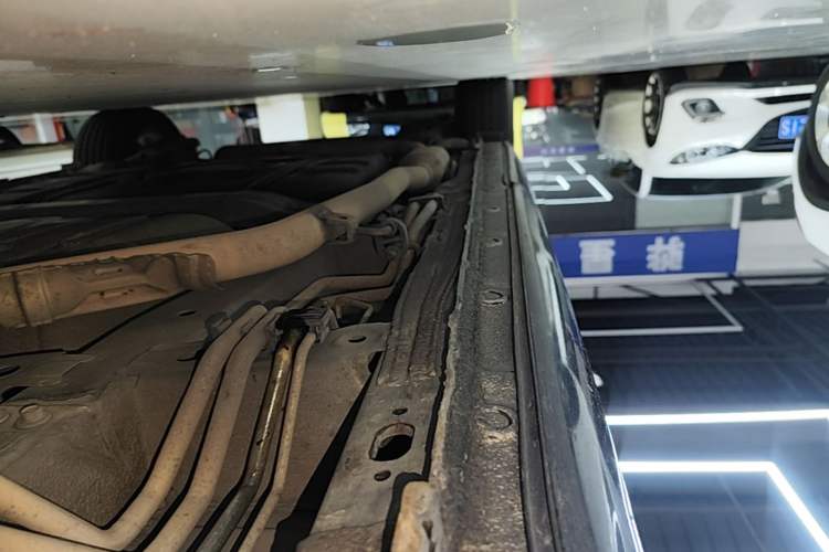 Used Honda Odyssey 2015 2.4L Supreme Edition Right Side Sill