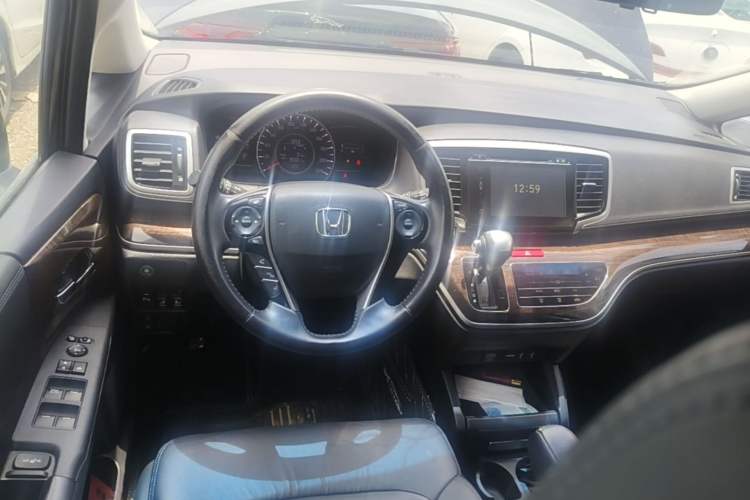 Used Honda Odyssey 2015 Updated Version 2.4L Smart Edition Steering Wheel