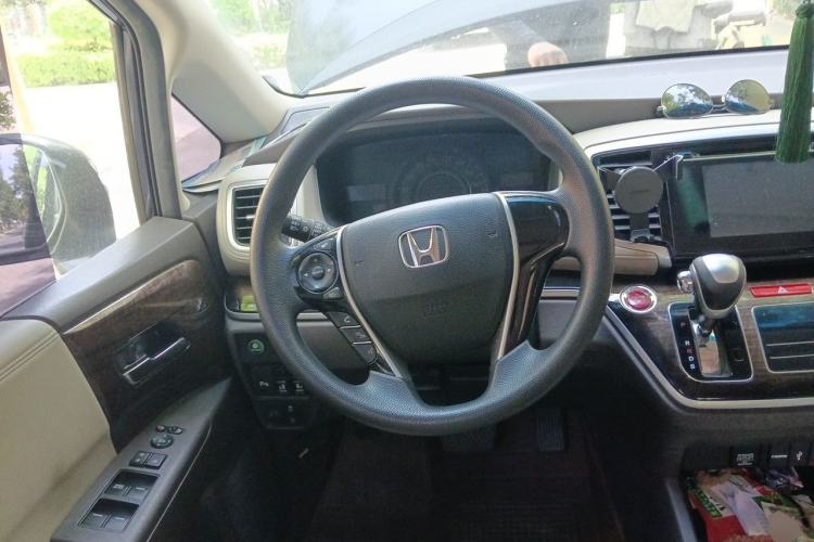 Used Honda Odyssey 2015 Revised 2.4L Luxury Edition Steering Wheel