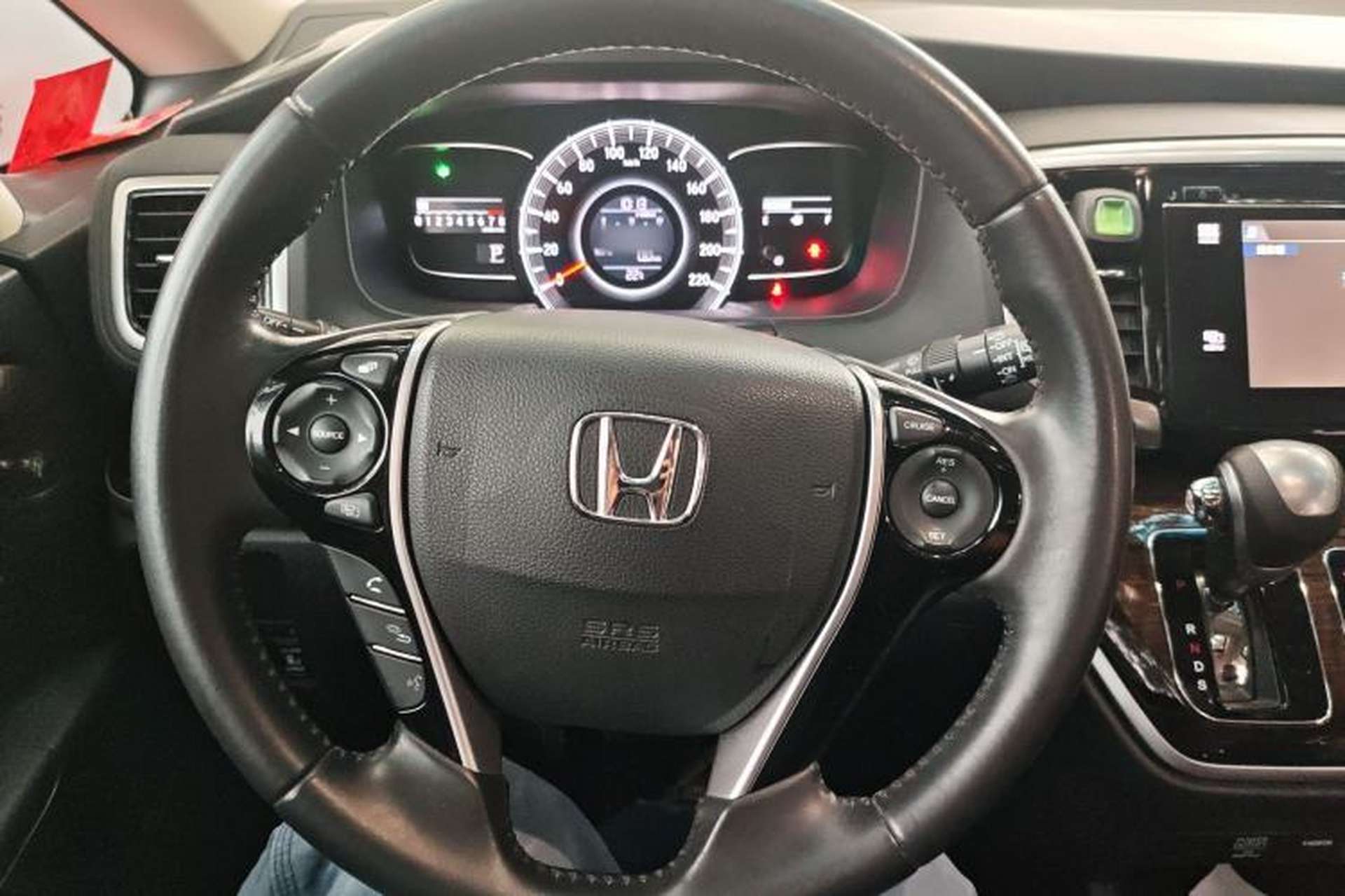 Used Honda Odyssey 2015 Updated Version 2.4L Smart Edition Steering Wheel