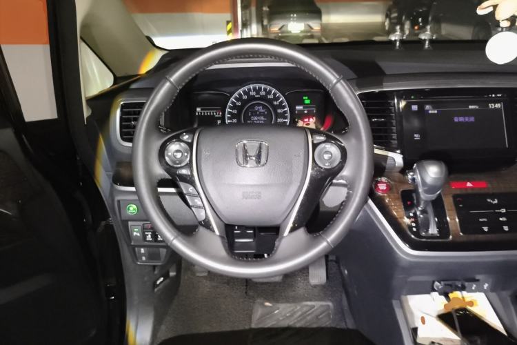 Used Honda Odyssey 2015 Updated Version 2.4L Smart Edition Steering Wheel